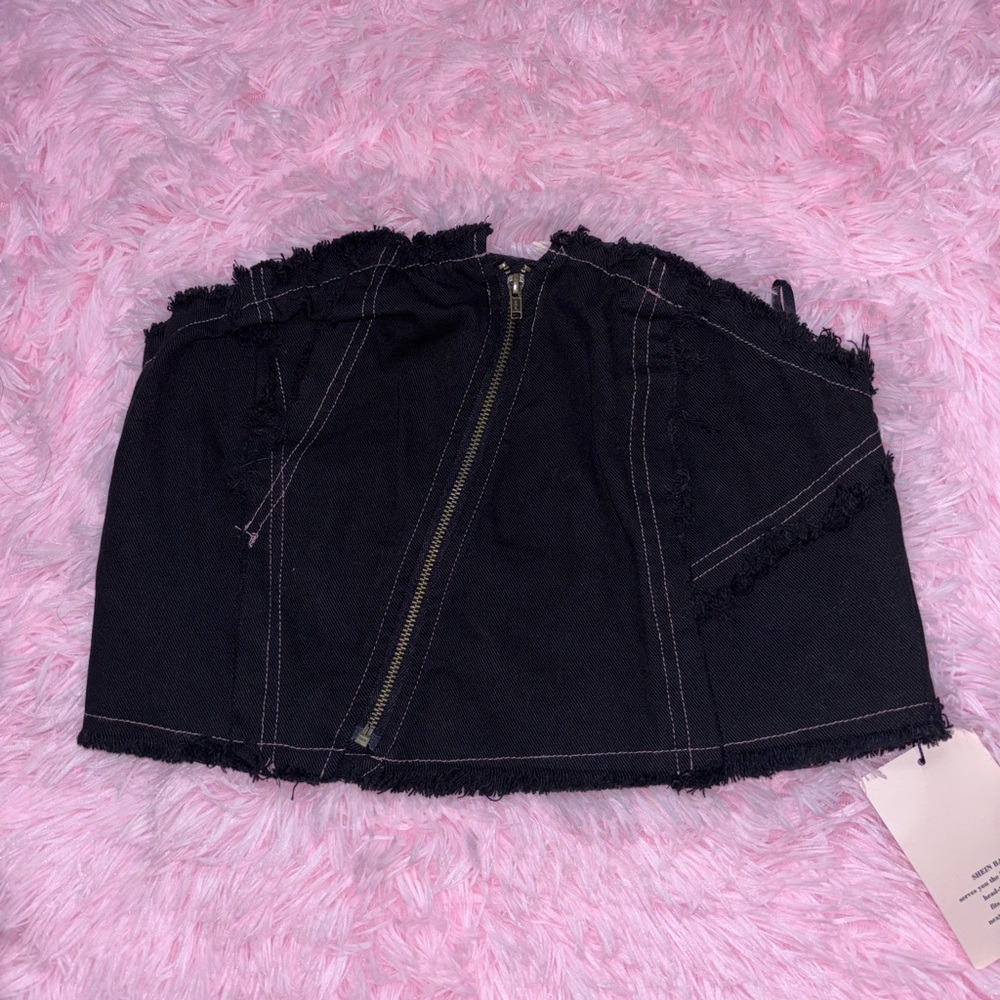 Stylish Black Frayed Zip-Up Top - Size Medium